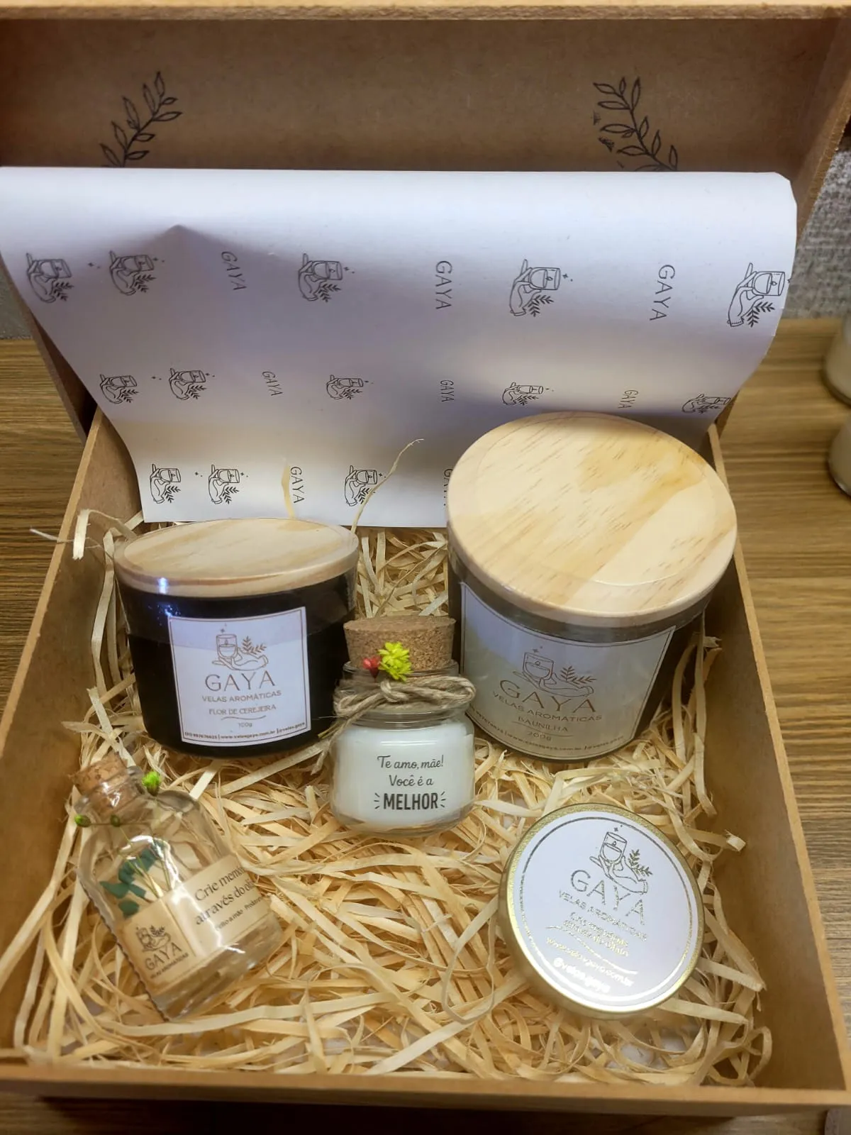 Box MDF com 4 velas (200 g, 100 g, 30 g e 20 g)