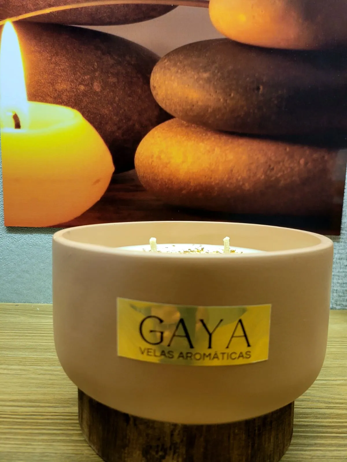 Vela 700 g em cerâmica com folhas de ouro, foto 2