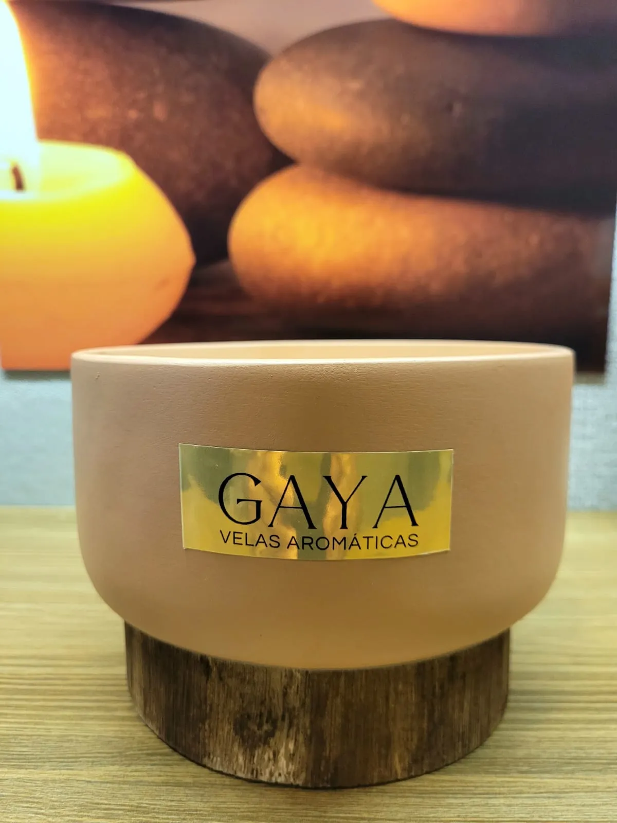 Vela 700 g em cerâmica com folhas de ouro, foto 3