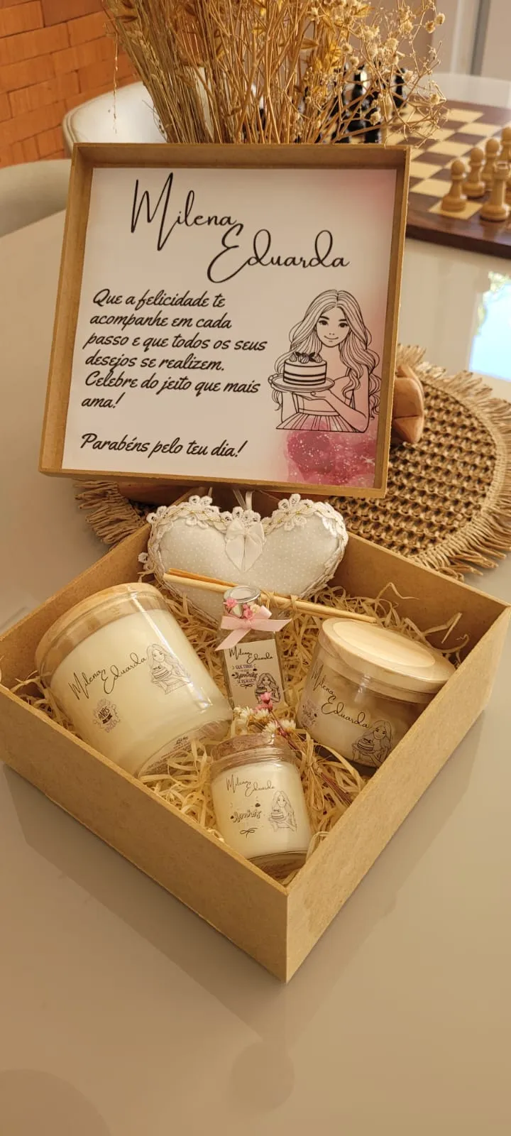 Box MDF com 2 velas, difusor e coração