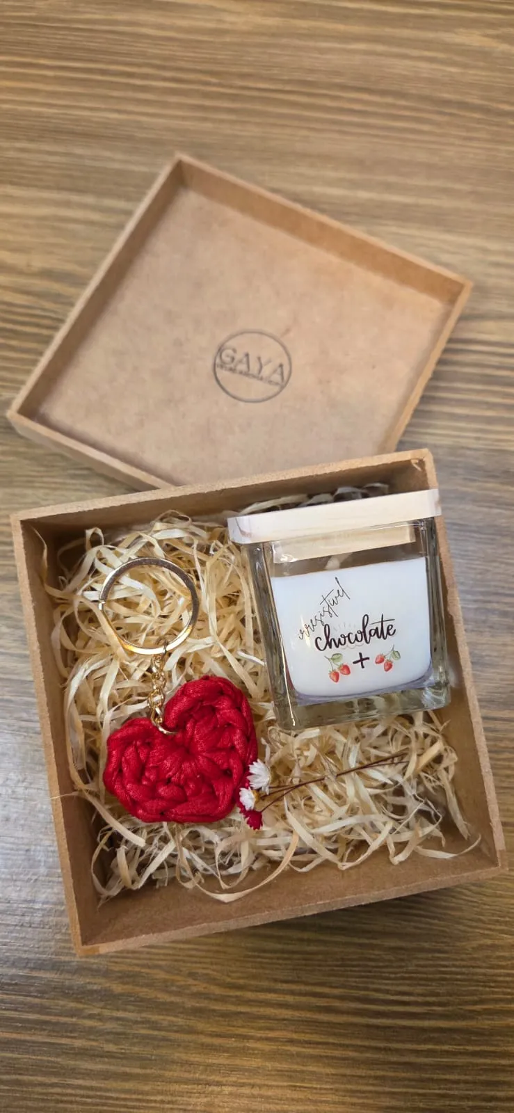 Kit vela cubo 70 g com chaveiro de crochê, foto 6